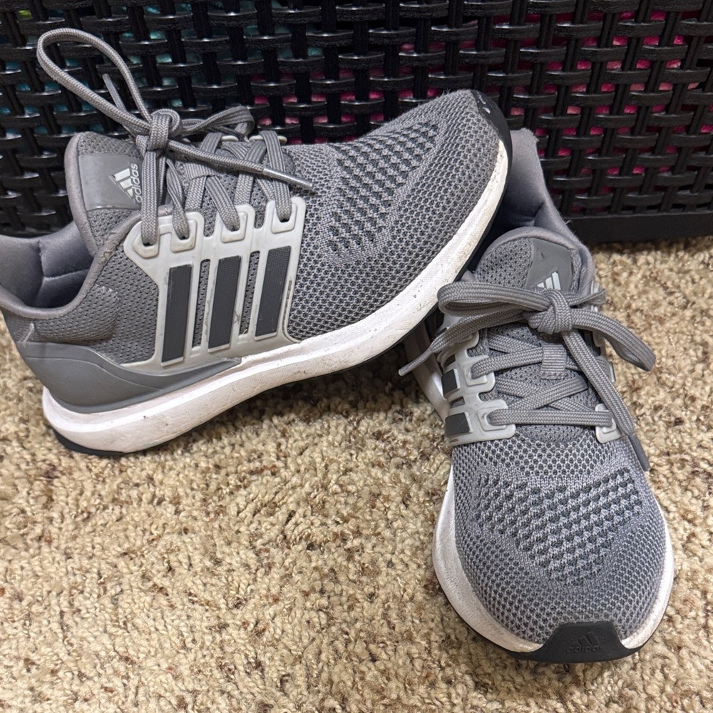 Adidas ultra dream DNA shoes size 3.5 youth
